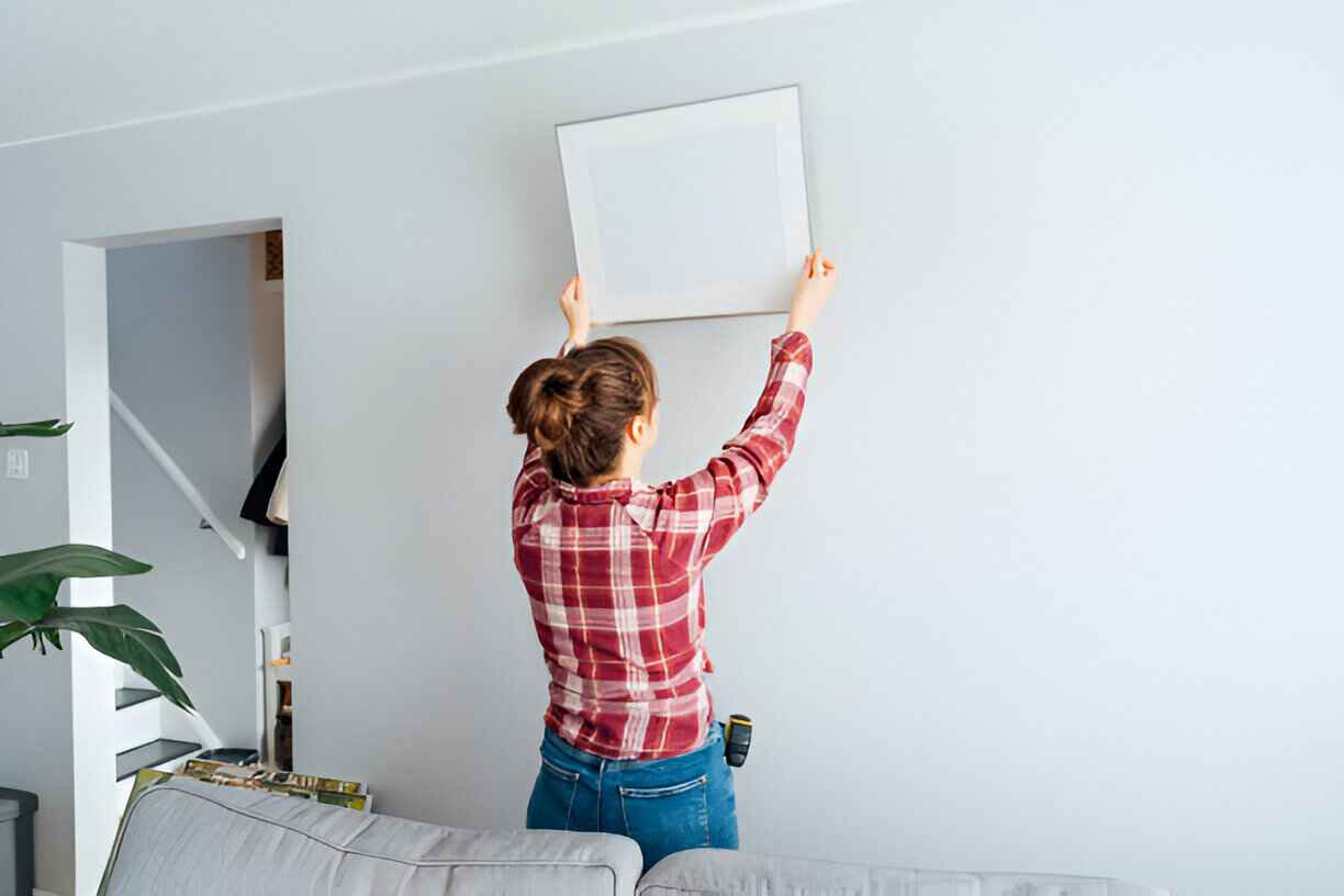Photo Frame Installation | The Fast Clean